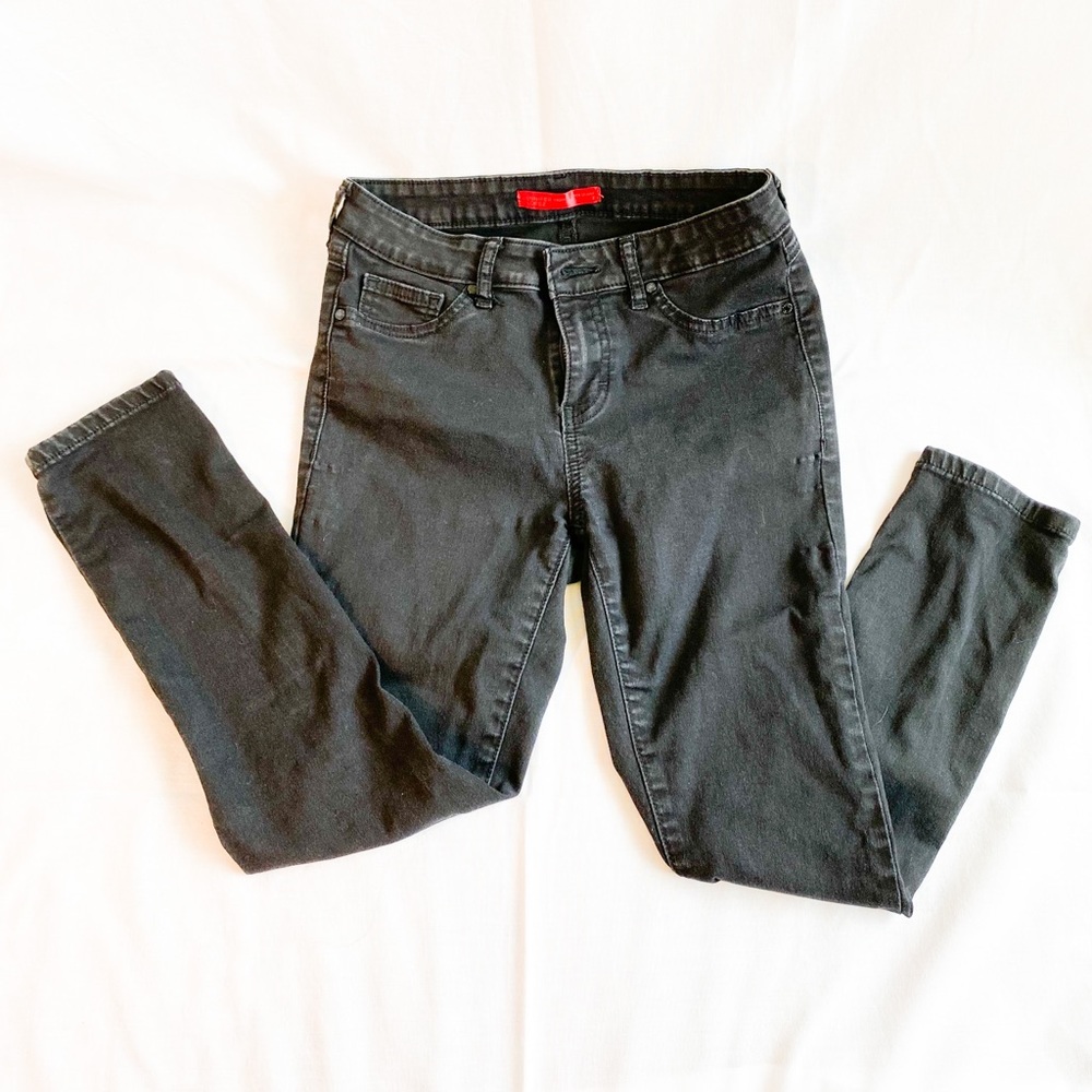 Jennifer Lopez Black skinny jeans